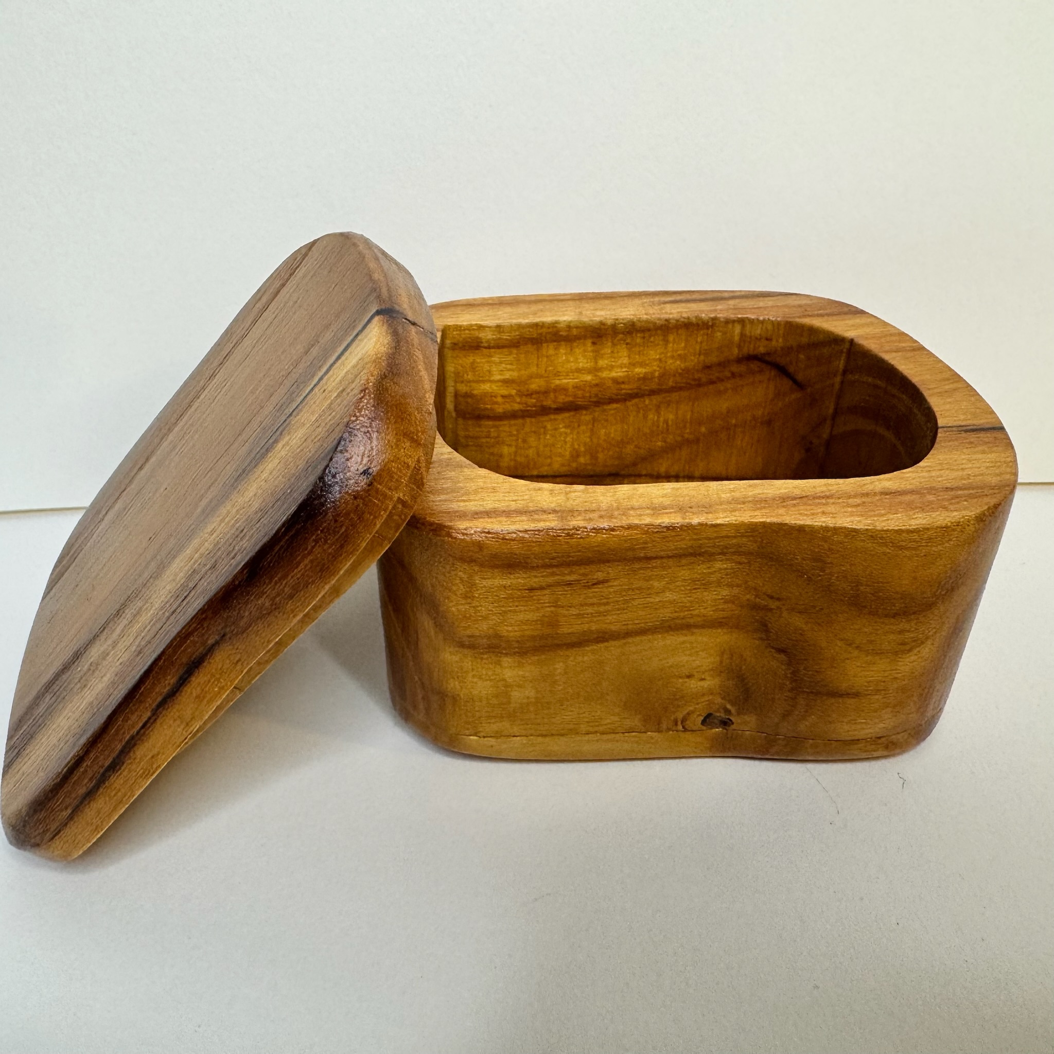 Leah Houghtaling Woodworking - Comfort Birds - exhibit detail 3